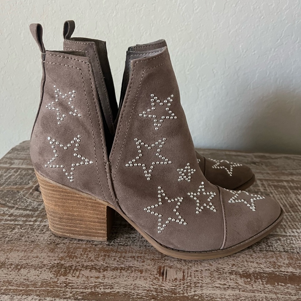 CARLOS (Santana) Westerly Ankle Booties Size 8.5